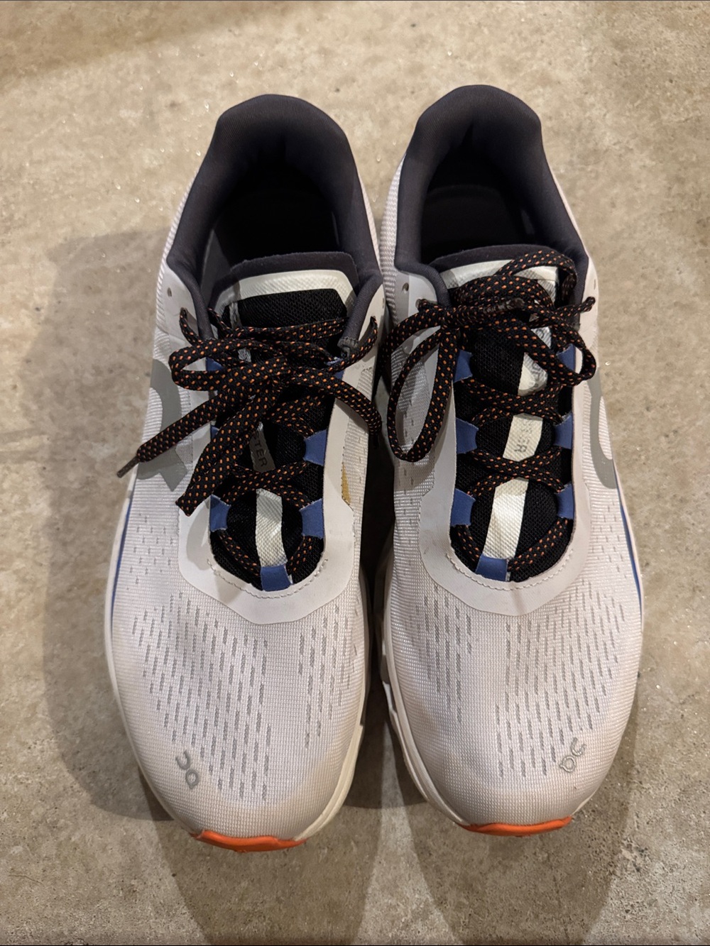 🚨🚨 ON CLOUD MEN white with Orange Accents running shoe